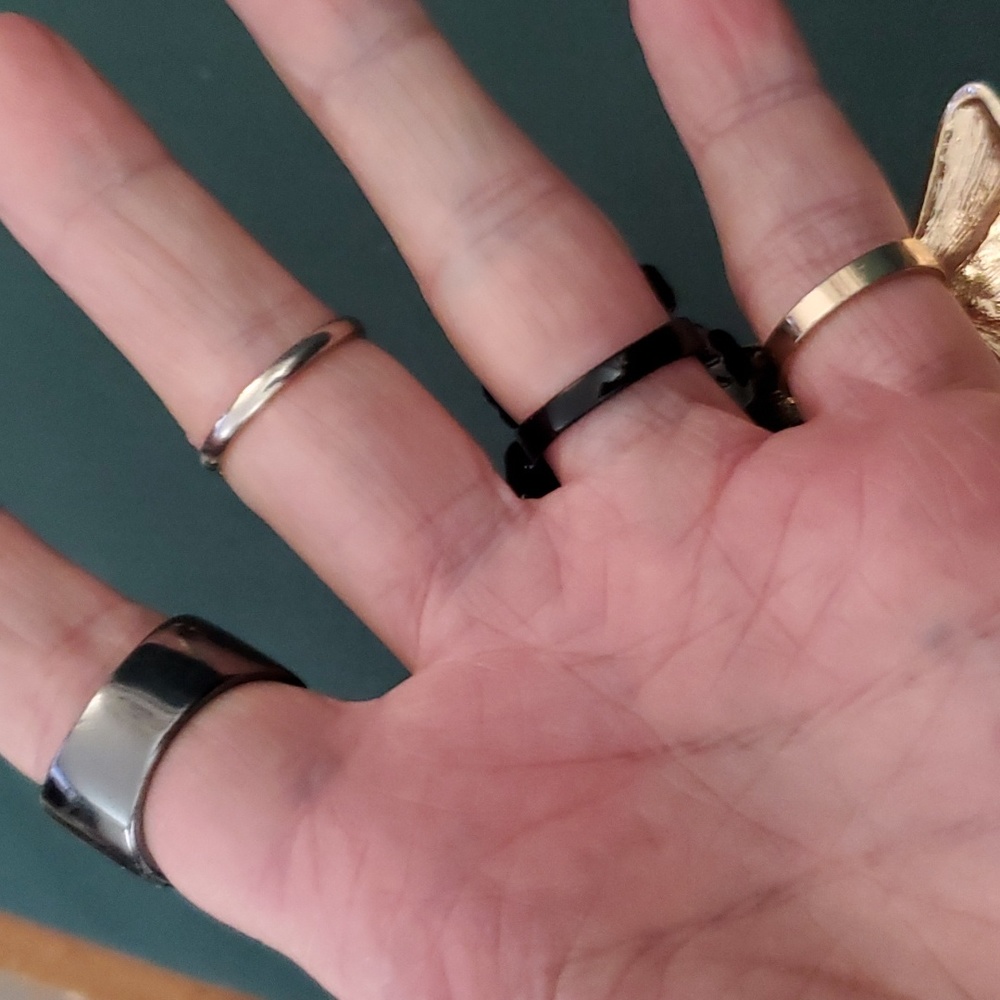 4 Rings - Picture 6 of 6